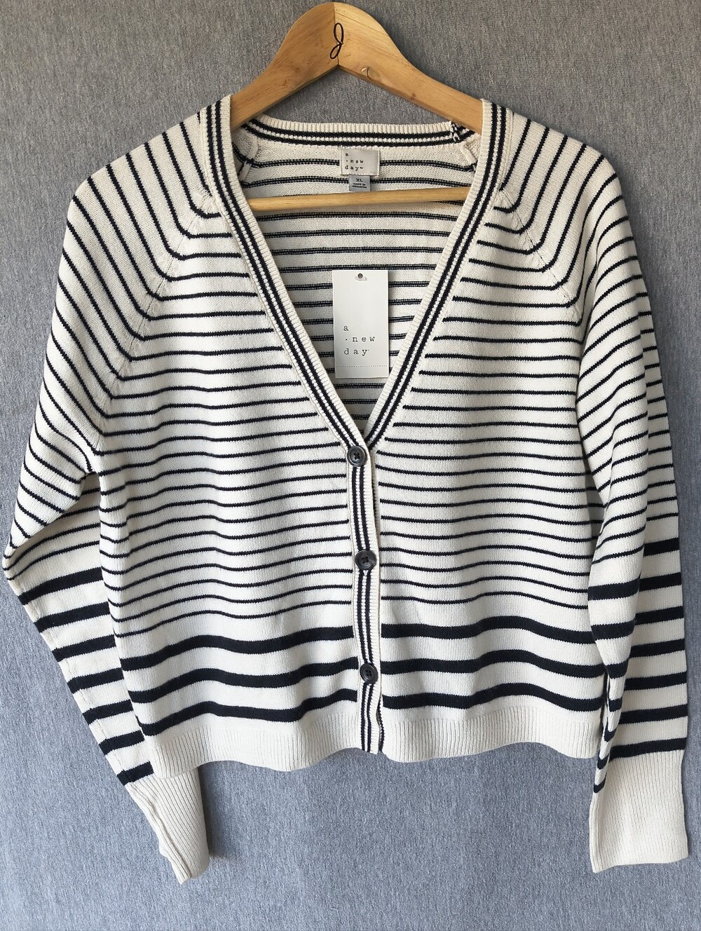 A New Day Long‑Sleeve V‑Neck Cardigan – Cream Striped XL NWT